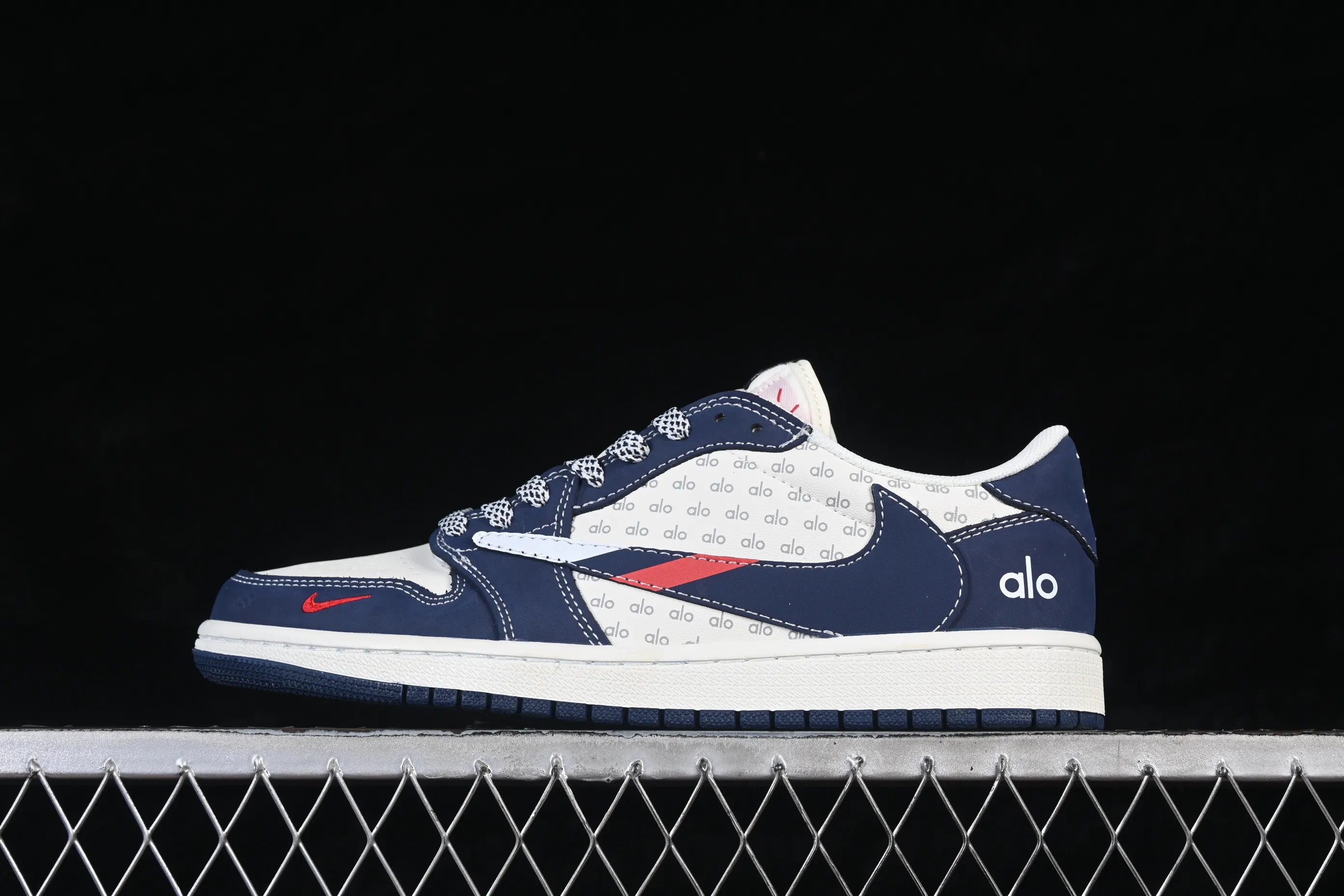 All categories Air Jordan Jordan series basketball shoes Air Jordan 1 Low High-end customized low-top sneakers Travis Scott x Fragment Design x Air Jordan 1 Low OG SP AJ1 Joe 1 joint navy blue low-top cultural casual sneakers DZ2688-012